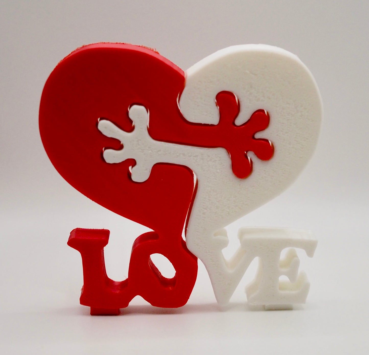 Foggy Layers 3D Printed Interlocking Love Ornament – A Symbol of Connection